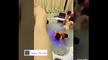 Mandikan Tubuhmu Bersama Di Vietnam Dengan Gairah Membara