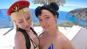 Chun Li Dan Cammy Beradu Panas Dalam Aksi Lesbian Cosplay Seksi Di Street Fighter