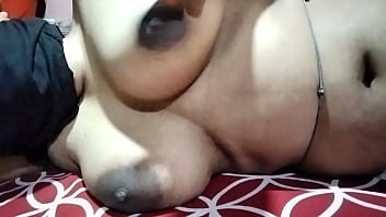 Hot Mallu Bhabhi Menggoda Dengan Gairah Tak Tertahankan