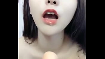 Si Manis Dengan Pantat Seksi Bak Buah Persik