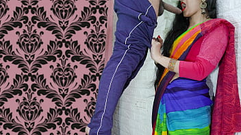 Bhabhi India Panas Ngentot Lubang Memek Dan Pantat Bersama Tukang Listrik Dengan Suara Hindi Jernih | Priya Kesayanganmu