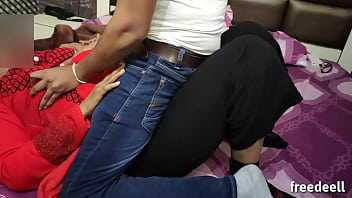 Ibu Tiri India Ngentot Keras Dengan Teman Baik Anaknya (hindi)