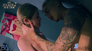 Gadis Nakal Tiongkok Li Zhiyan Menggoda Dan Bercinta Dengan Pelayan Di Bar.