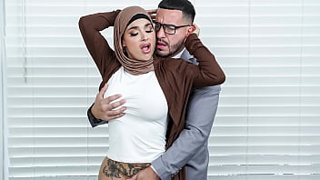 Gerbang Kenikmatan Tersembunyi Di Balik Hijabnya – Theofficialegypt, Peter Green