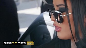 Katrina Jade Dan Xander Corvus Gila-gilaan Di Mobil, Ngesek Sampai Mampus Di Brazzers