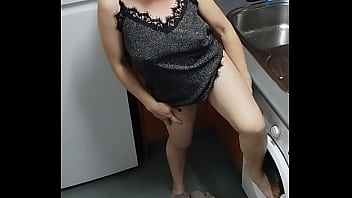 Aku Ngentot Ibu Pacarku, Aku Suka Sekali Mertuaku Punya Payudara Alami Dan Memeknya Yang Sempit