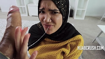 Gadis Berhijab Dihina Dan Dipaksa Stepbro Untuk Melakukan Hal Mesum