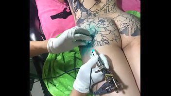 Tato Penuh Badan Bergaya Asia Di Vietnam Yang Menggoda
