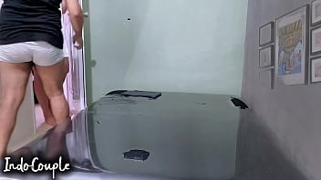 Desahan Mesra Chika Toge, Gadis Berhijab Yang Terangsang Saat Dipijat Dan Ditiduri Terapis