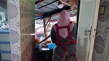 Perempuan Muslim Indonesia Berpayudara Besar Dan Bergairah