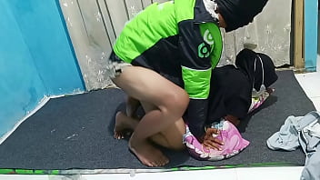 Pesan Gojek Buat Ngentot Di Rumah, Cuma Bercanda Doang!