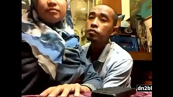 Tosca Hijab Melayu Ahli Hisap Kontol Yang Ganas