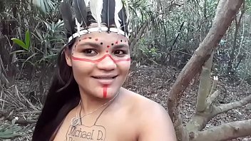 Tigresa Vip Berlagu Jadi Gadis Suku, Nyerang Si Tukang Kayu Tapi Malah Dibalas Dengan Serangan Brutal Ke Lubang Pantatnya Yang Menggoda