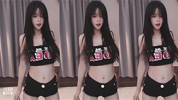 Em Gái Trung Hoa Uốn éo Thân Hình Mảnh Mai Quyến Rũ