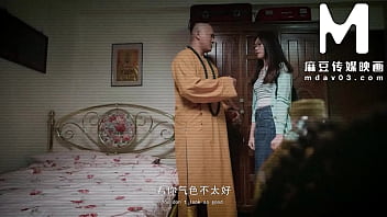 Kepala Biara Shaolin Tiongkok Menggunakan Alat Kelaminnya Untuk Membantu Wanita Pemeluk Agama